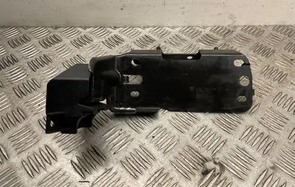 BMW M3 e92 Radiator support slam panel bracket 7154546