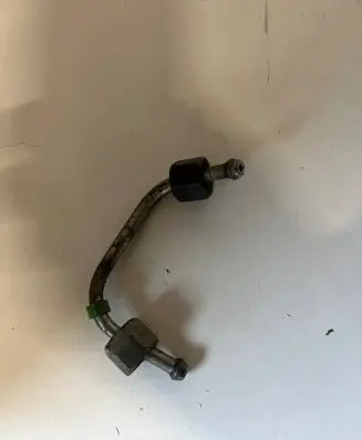 Fuel injector supply line/pipe