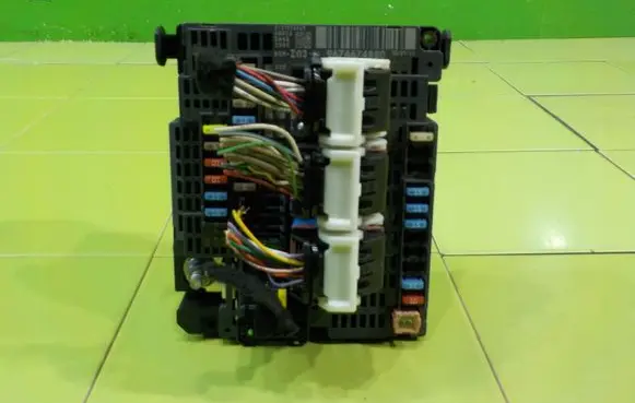 Citroen C4 II Picasso Fuse box set 9674674880 17AB191