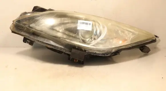 Mazda 3 II Headlight/headlamp BBM551040