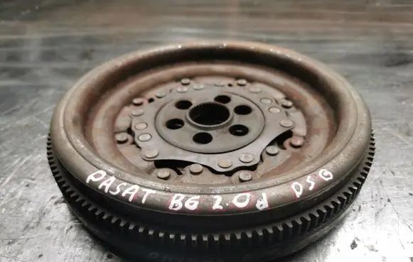 Volkswagen PASSAT B6 Flywheel 03G1052660