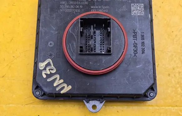 BMW X1 F48 F49 Voltage converter/converter module 9477748