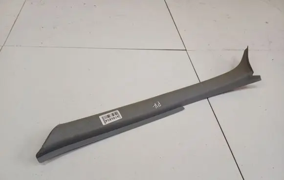 Citroen Saxo (C) pillar trim 9617587977