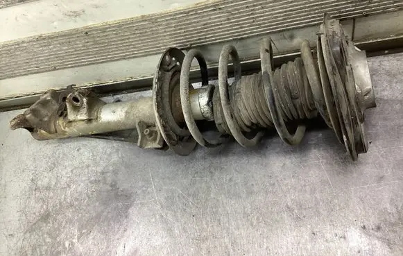 Mercedes-Benz E W212 Front shock absorber with coil spring A2123203913