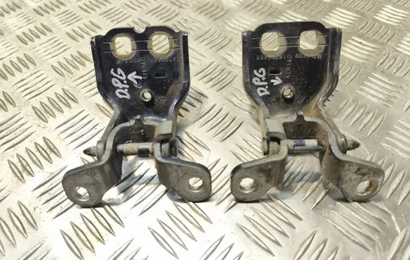 Chrysler Pacifica Rear door hinge set 