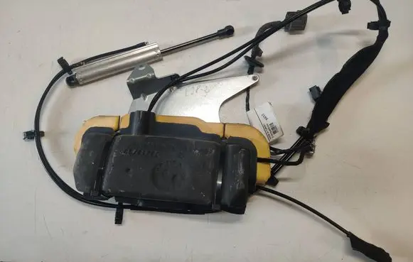 Volvo V70 Tailgate hydraulic set 30716759 31218393