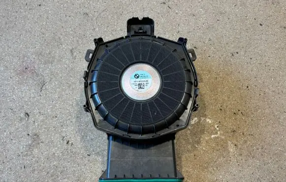 BMW X3 G01 Subwoofer speaker 6811926
