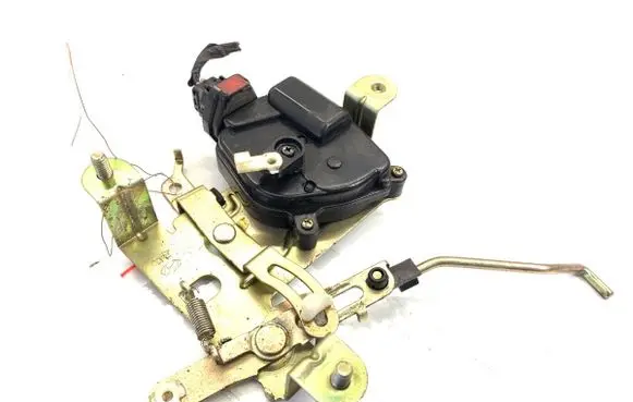 Hyundai Tucson JM Tailgate exterior lock 
