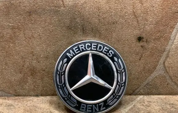 Mercedes-Benz GLS X166 Manufacturer badge logo/emblem A0008171601