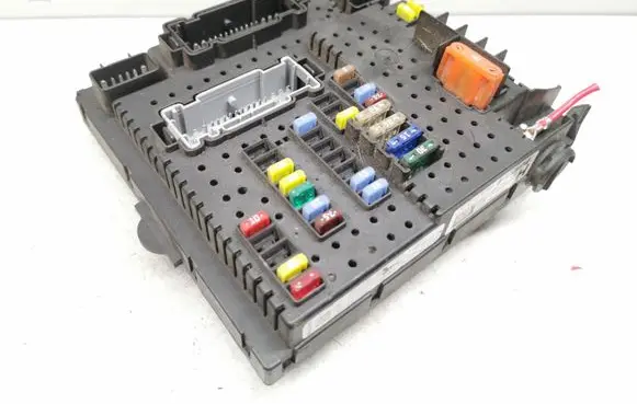 Volvo V70 Fuse module 30728512 28017881