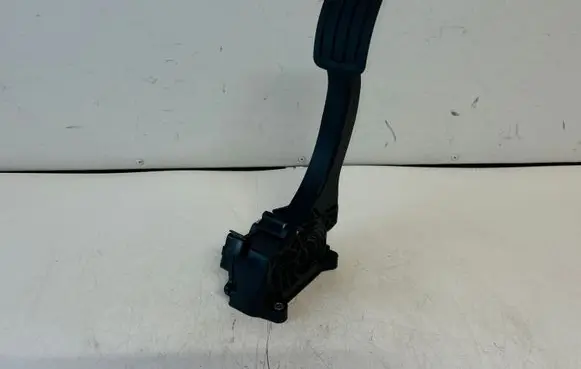 Citroen C4 II Picasso Accelerator throttle pedal 86ET40