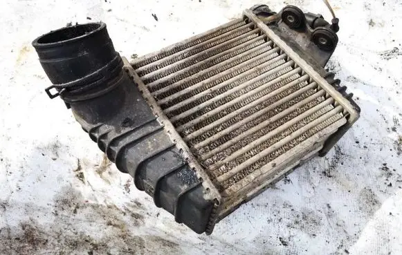 Volkswagen Golf IV Intercooler radiator 1j0145803f