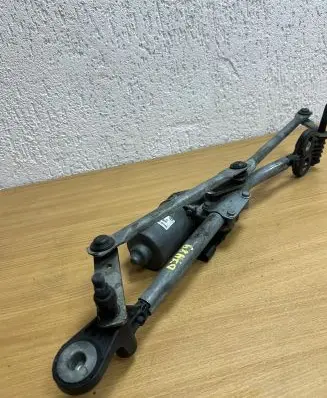 BMW X5 E70 Front wiper linkage and motor 405155 D7489