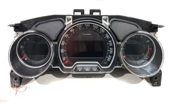 Speedometer (instrument cluster)
