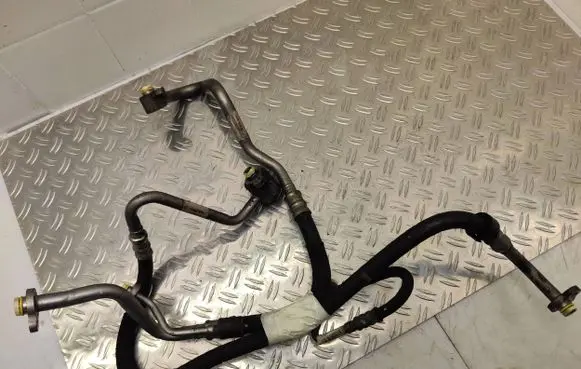Volvo V60 Air conditioning (A/C) pipe/hose 31390510