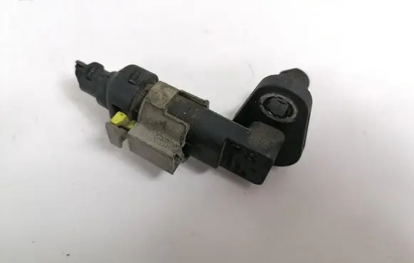 Opel Insignia A Camshaft position sensor 55201876