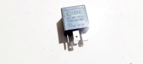 Volkswagen PASSAT B5 Other relay 8d0951253a v23134-b52-x301
