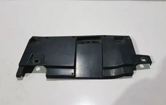 Toyota RAV 4 (XA40) Rear bumper underbody cover/under tray 5872442020