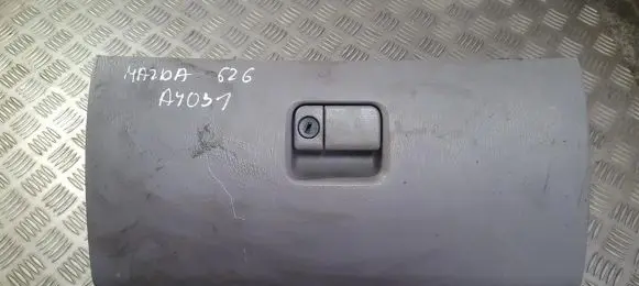 Mazda 626 Glove box