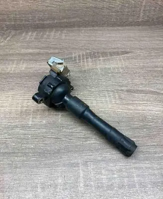 BMW 3 E46 High voltage ignition coil 1748017 11860