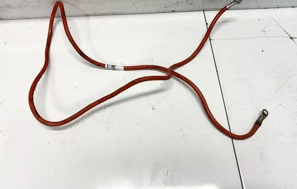 Mercedes-Benz Vito Viano W639 Positive cable (battery) 