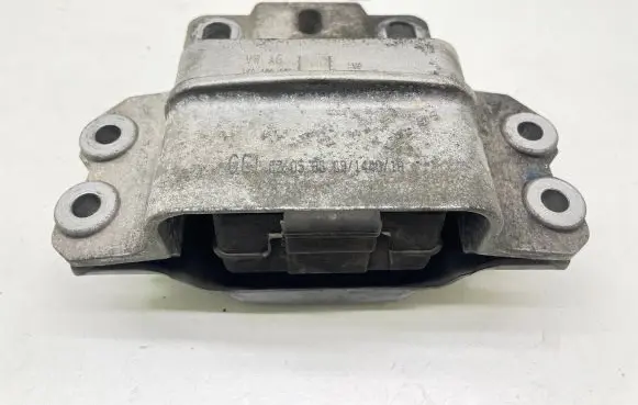 Audi A3 S3 A3 Sportback 8P Engine mount bracket 1K0199555