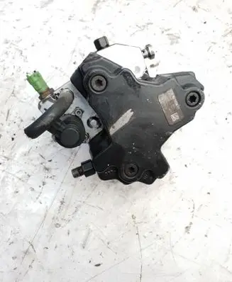 Volvo XC90 Fuel injection high pressure pump 0445010111 65153 30756125