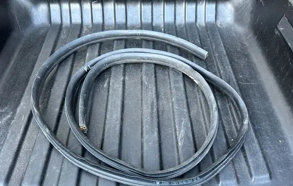 Mercedes-Benz Citan W415 Front door rubber seal C02 33333333333