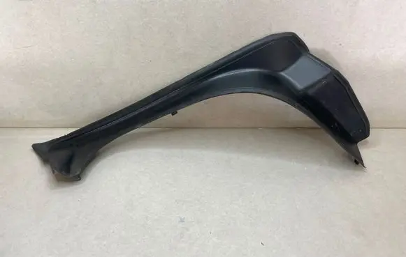 BMW 5 G30 G31 G38 Rear/tail light trim molding 7400596 15054410 1505441