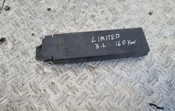 Jeep Grand Cherokee (WK) Fuse box cover L0100922AA