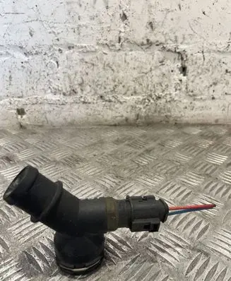 Coolant pipe/hose