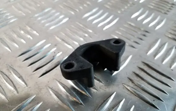 BMW X3 E83 Fuel Injector clamp holder