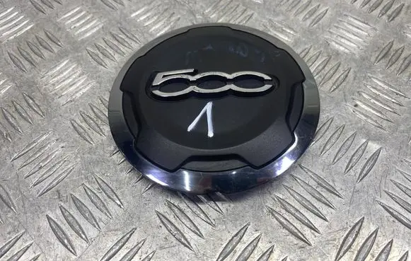 Fiat 500L Wheel nut cap/cover 735574469