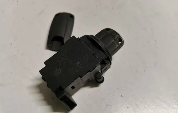BMW 5 E60 E61 Ignition lock 6954722