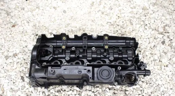 BMW 5 F10 F11 Rocker cam cover 8570828 15265812