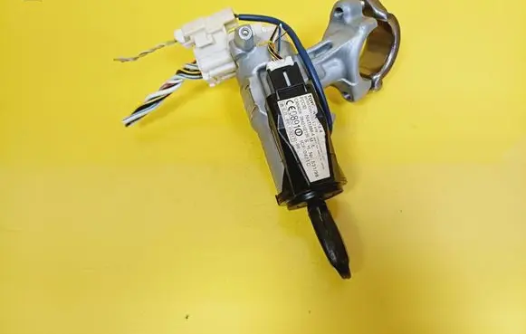 Toyota Yaris Ignition lock 8978352010