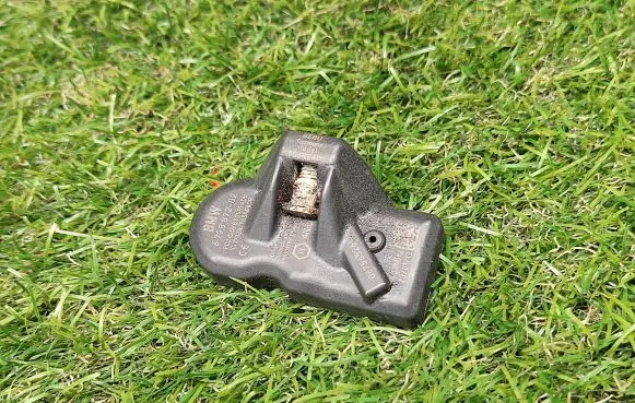 BMW 3 F30 F35 F31 Tire pressure sensor 6798872 679887202