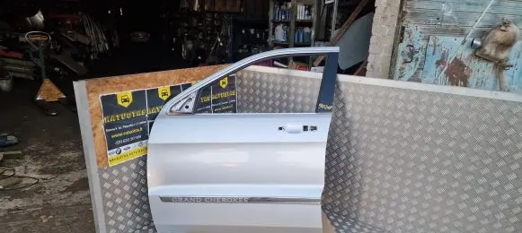 Jeep Grand Cherokee Front door