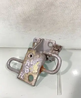 Audi A4 S4 B7 8E 8H Front door lower hinge 