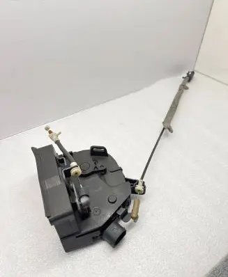 BMW X5 E53 Front door lock 8402540