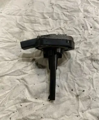 Audi A6 S6 C6 4F Oil level sensor 06E907660 6PR00807905
