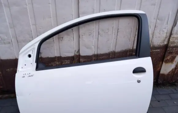 Citroen C1 Front door