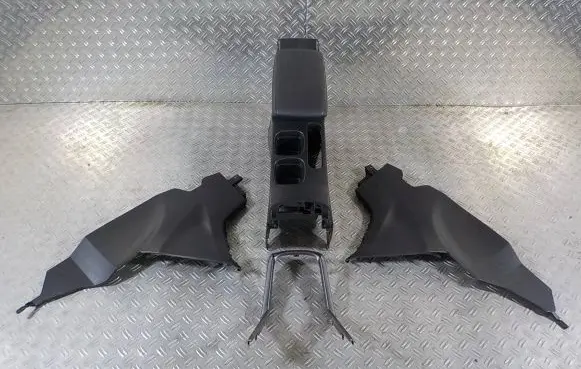 Suzuki SX4 S-Cross Armrest 2380568 7583157T0 7581163T0
