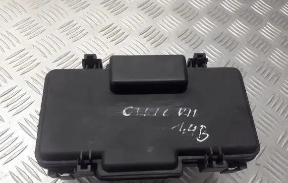 Honda Civic Fuse box cover S5A-G1
