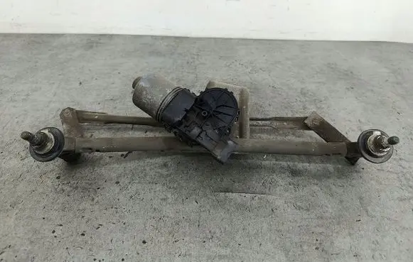 Peugeot 206+ Front wiper linkage 