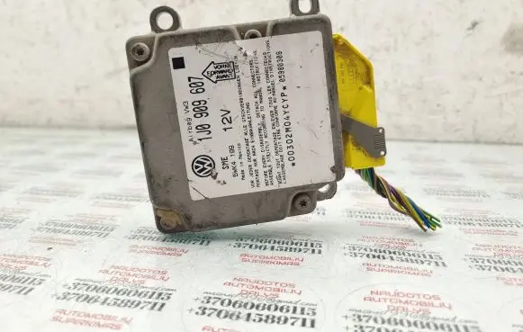 Volkswagen PASSAT B5 Airbag control unit/module 1J0909607