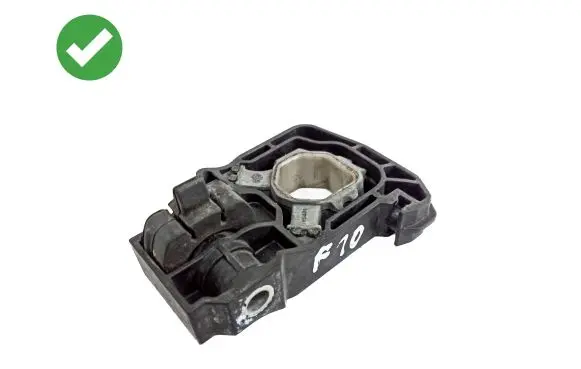 BMW 5 F10 F11 Radiator mount bracket 7575248 757524803 P3652002