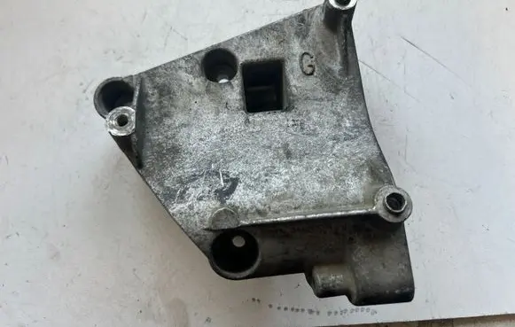 BMW 5 E39 A/C compressor mount bracket 64551432237