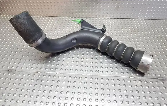 BMW X1 F48 F49 Intercooler hose/pipe S26370511 8585294