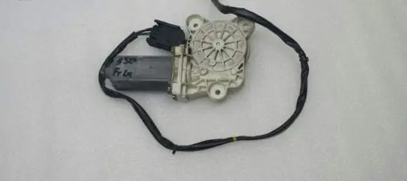 Mercedes-Benz S W220 Front door window regulator motor A2118201742